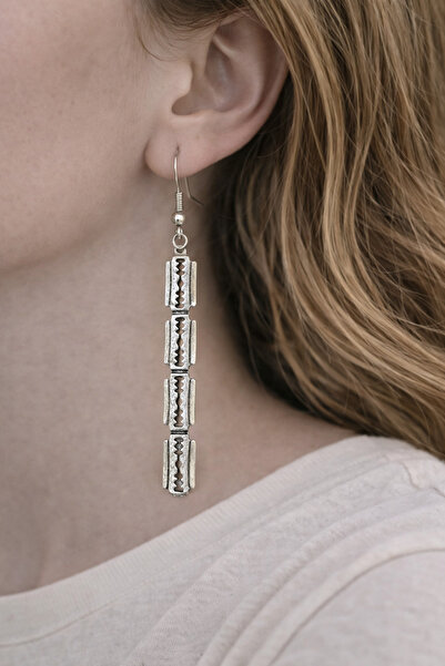 HER ŞEY NOTA www.herseynota.com أقراط معدنية هندسية عمودية الشكل - أقراط بتصم...