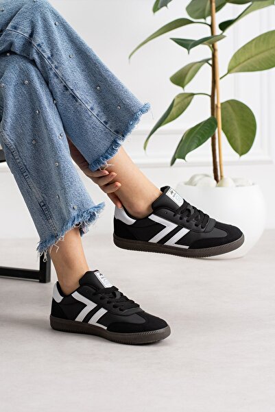 Peta حذاء رياضي نسائي منخفض الكاحل برباط