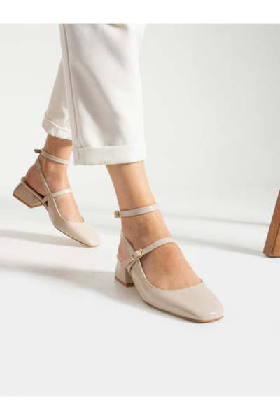 ForYou4 حذاء نسائي من ماري جين باللون البيج من الجلد اللامع مفتوح من الخلف وم...