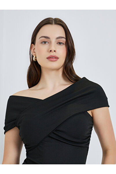 Styli Women Black One-Shoulder Fitted Knit Top