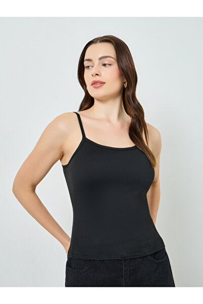 Styli Women Solid Scoop Neck Fitted Cami