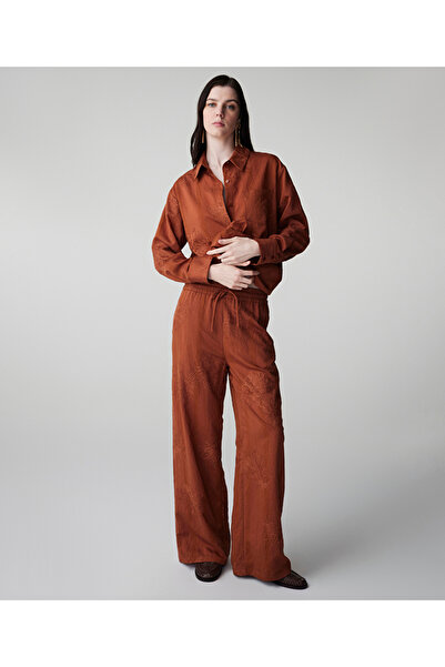 İpekyol Çiçek nakışlı pantolon