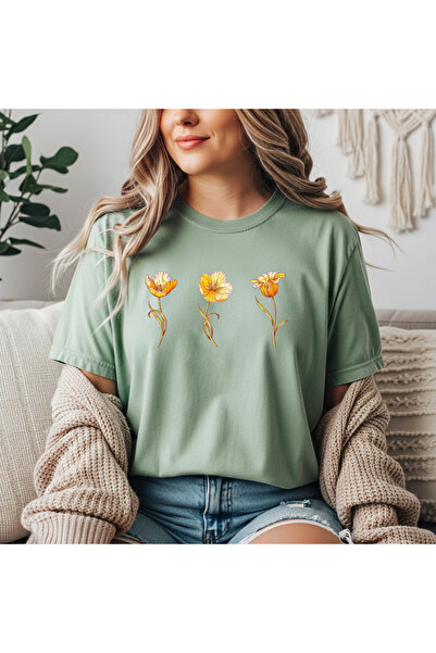 herkesemoda Basic T-Shirt with Yellow Flowers Print Detail