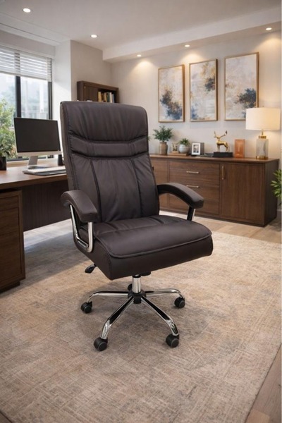 DEC59 A swivel office chair with a luxurious and distinctive design.