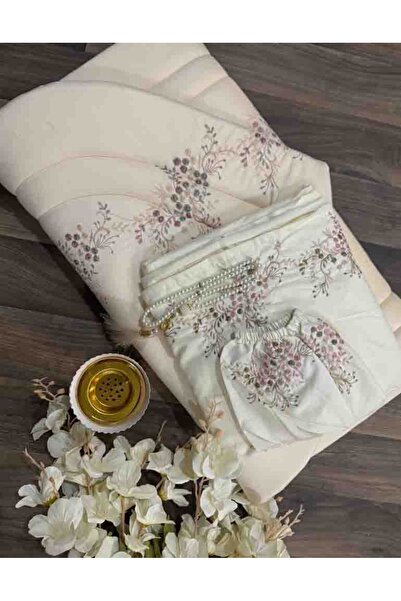 Gerenic Embroidered prayer set, includes a padded prayer mat and a prayer shawl