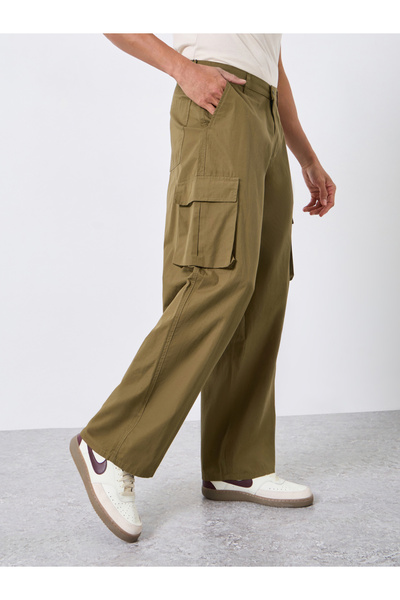 Styli Men Olive Baggy Cargo Pants