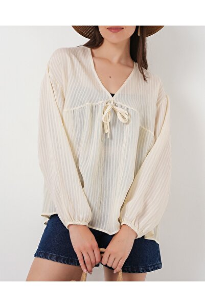 Modamorfo Bluză de damă cu mânecă lungă cu șireturi în față 946 - crem