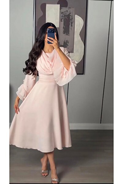 Sarahdresses Elegant dress with a modest design and a wide cut