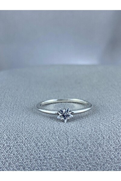 My Story Parlayan Yıldız Tektaş Gümüş Yüzük