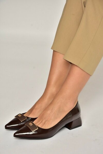 Fox Shoes Y820771260 Pantofi de damă maro rustic cu toc mic