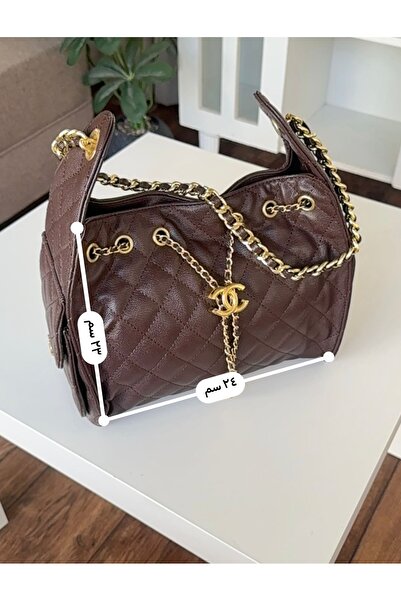 Generic Shoulder bag with accessories