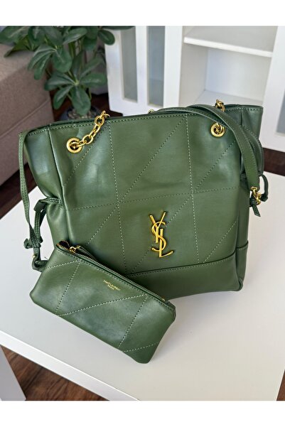 Generic Shoulder bag with accessories