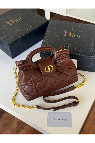 Generic Shoulder bag with accessories