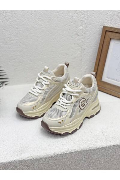 Guja 26Y323 HOLOGRAM DETAYLI 9CM İÇTEN DOLGU TABAN SNEAKER SPOR AYAKKABI KADIN
