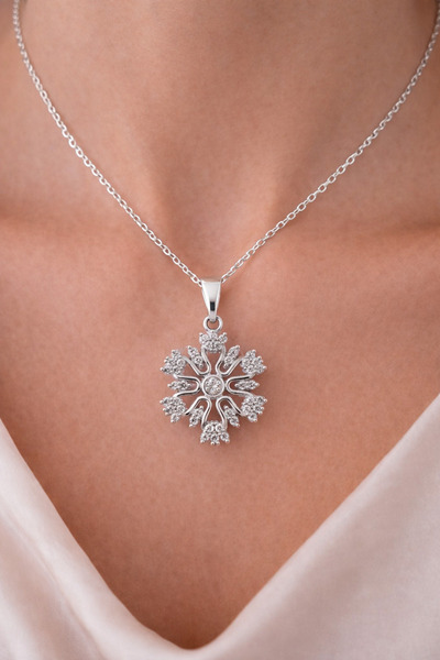 Shemora Kar Tanesi Motifli Çelik Kolye Ucu