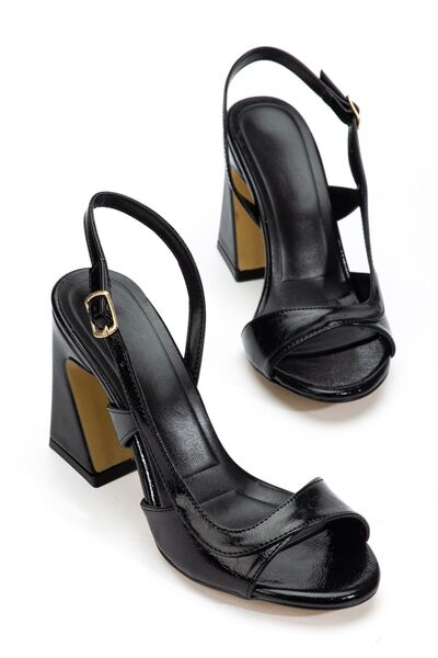 Hayalimdeki Ayakkabı Women's Black Shiny Skin Special Heel Classic Heeled Shoes