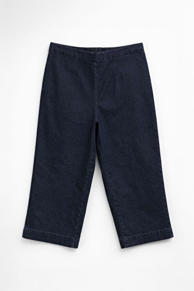 Bluewhite Women's Navy Blue Lycra Jean Capri Pants