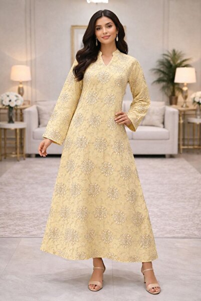 ELLA Exclusive Ramadan Gulf-style jalabiya with roses