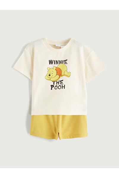 LC Waikiki Ekru Winnie The Pooh Baskılı Erkek Bebek Şort ve Tişört