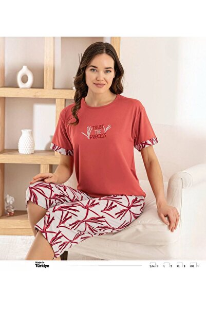 İpek Women's Short Sleeve Capri Crew Neck Bamboo Pattern Pajama Set