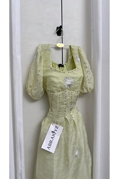 ABRARYZ Tulin's pink dress – a breath of beauty