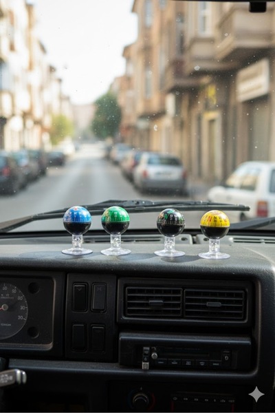 AUTO LUXURY Pusula Tasarım 4’lü Set - Renkli Torpido Süsü & Aksesuar Paketi