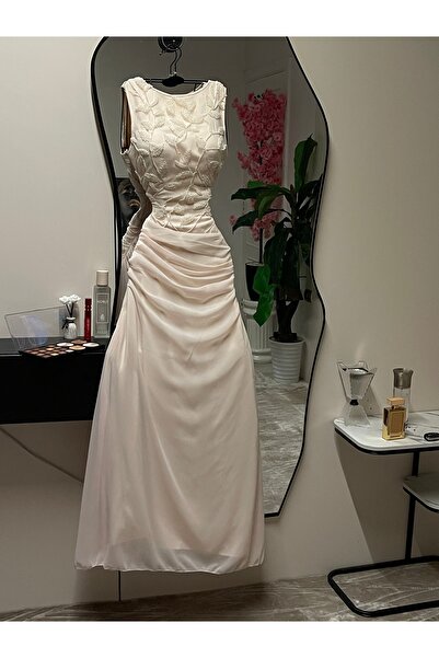 Meryl Women's long evening dress embroidered with pearls