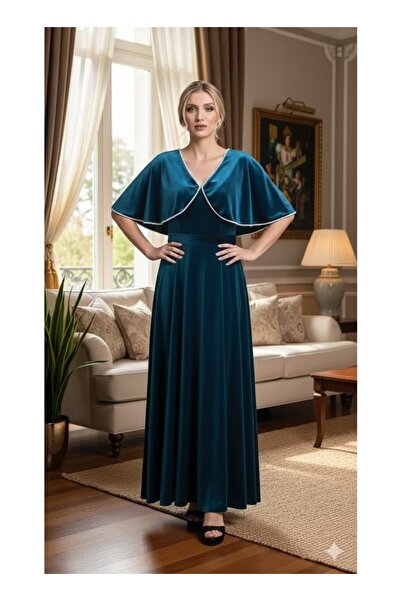 FULLJOY An elegant evening dress with a long, flowing cut that adds a touch o...