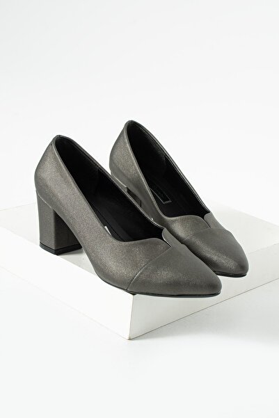 MERVESTORE V Cut Heeled Shoes