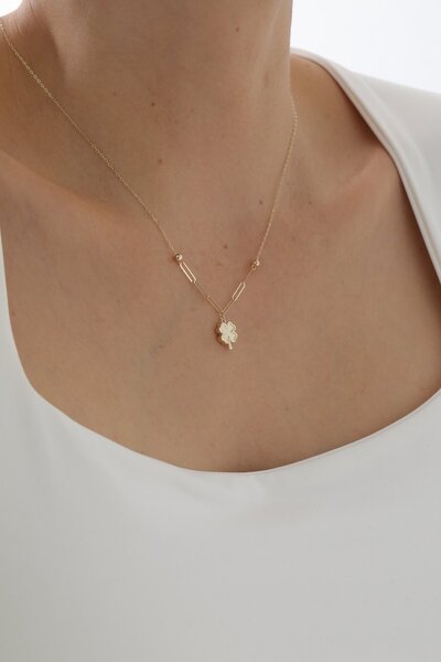 YAVUZ KUYUMCULUK 14 Ayar Altın V Form Yonca Kolye