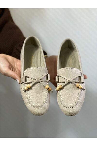 KAYGISIZ AYAKKABI حذاء باليرينا نسائي يومي من الجلد السويدي الكريمي مع تفاصيل...