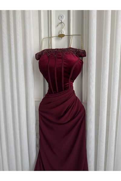 ABHARNI Royal dress with off-the-shoulder design and beadwork