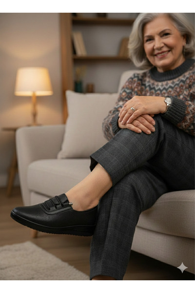 OUTLET41 Kadın Siyah Anne Ayakkabısı – Lastikli, Ortopedik, Rahat Taban Günlü...