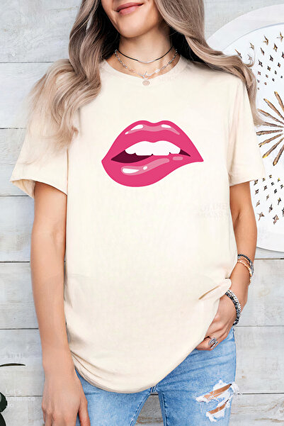 Sarah's Boutique Women's T-shirt – 100% cotton – Valentine's Day "Lip Bite"
