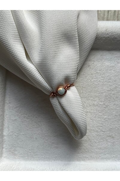 Pel Design خاتم سلكي مصنوع يدويًا من حجر الفاريسيت بتصميم بسيط