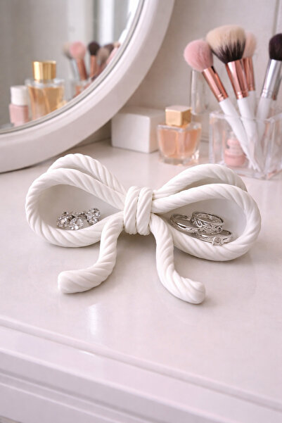 Vescarri وعاء مجوهرات بتصميم فيونكة حبلية