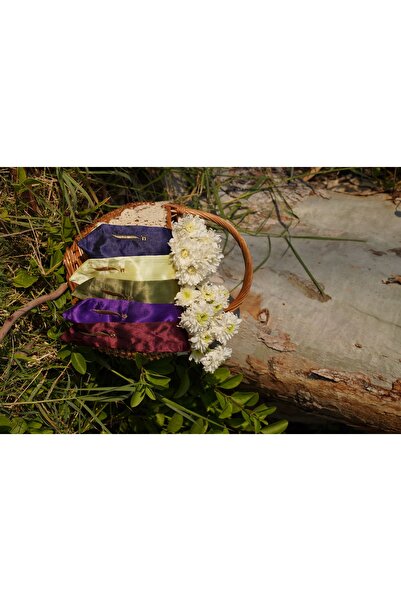 outline A stylish hair tie with your favorite letter (letter A)