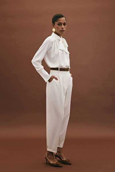 Sateen Lena Carrot Pants - Ecru