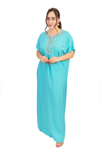 LINELLE جلابية زرقاء مزينة بأحجار متعددة الألوان عند فتحة الرقبة