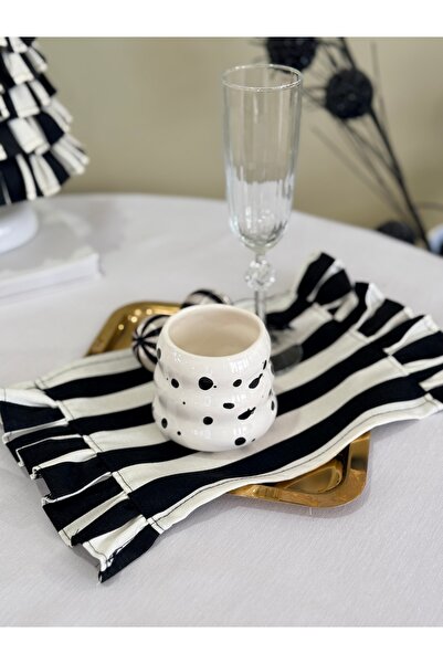 KaiAtelier غطاء صينية مفرد من الكتان المزخرف بالكشكشة