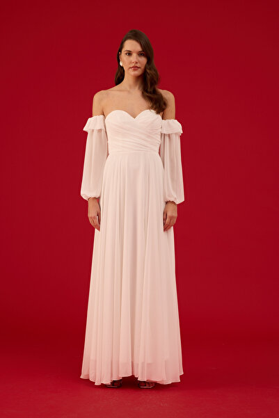 Carmen Beyaz Straplez Yırtmaçlı Şifon Dış Çekim Elbisesi