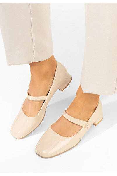 B T Shoes Jenelle V2 beige low-heeled shoes
