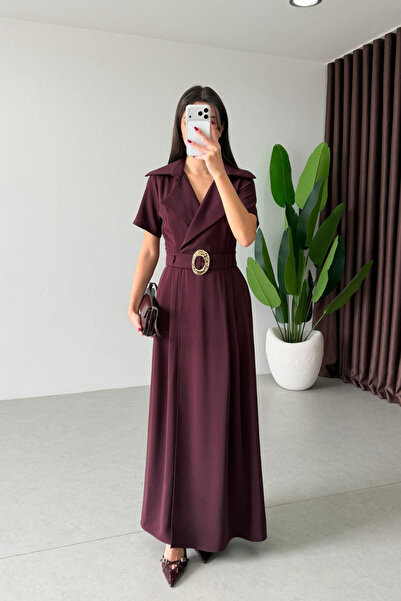 Sorridi Belted Crepe Fabric Long Elegant Dress with Gold Accessories