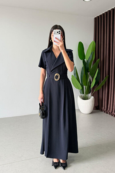 Sorridi Довга вишукана сукня з креп-тканини з поясом та золотими аксесуарами