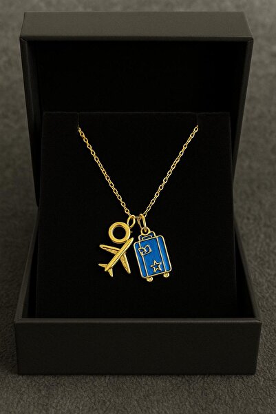 VATESTUGE Üçlü Seyahat Temalı Kolye – Uçak ve Valiz Figürlü Altın Renk Özel T...