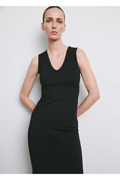 MANGO Woman V yaka dar kesim elbise