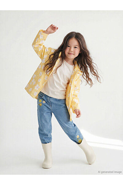 LC Waikiki Pantaloni din denim pentru fete cu broderie Sparkly Choices de la ...