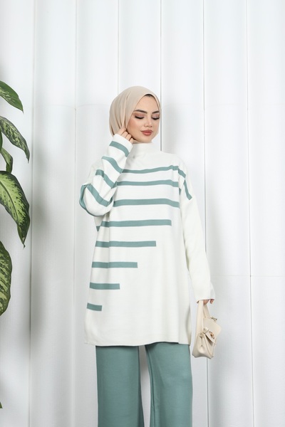 NİSUM MODA مجموعة تريكو بتفاصيل مخططة