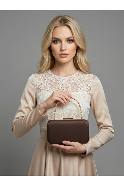 Biçanta Maro Z.A.R.A. Geantă de seară pentru femei cu lanț brodat cu piatră d...