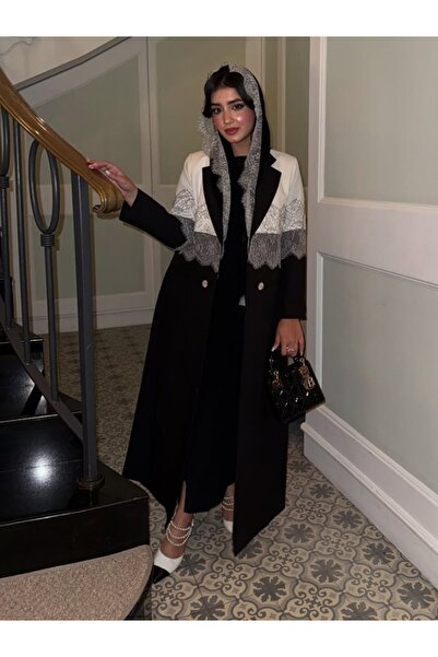 Noon Noora عباءة كارديجان مرقعة من الدانتيل باللونين الأسود والأبيض مع غطاء ل...